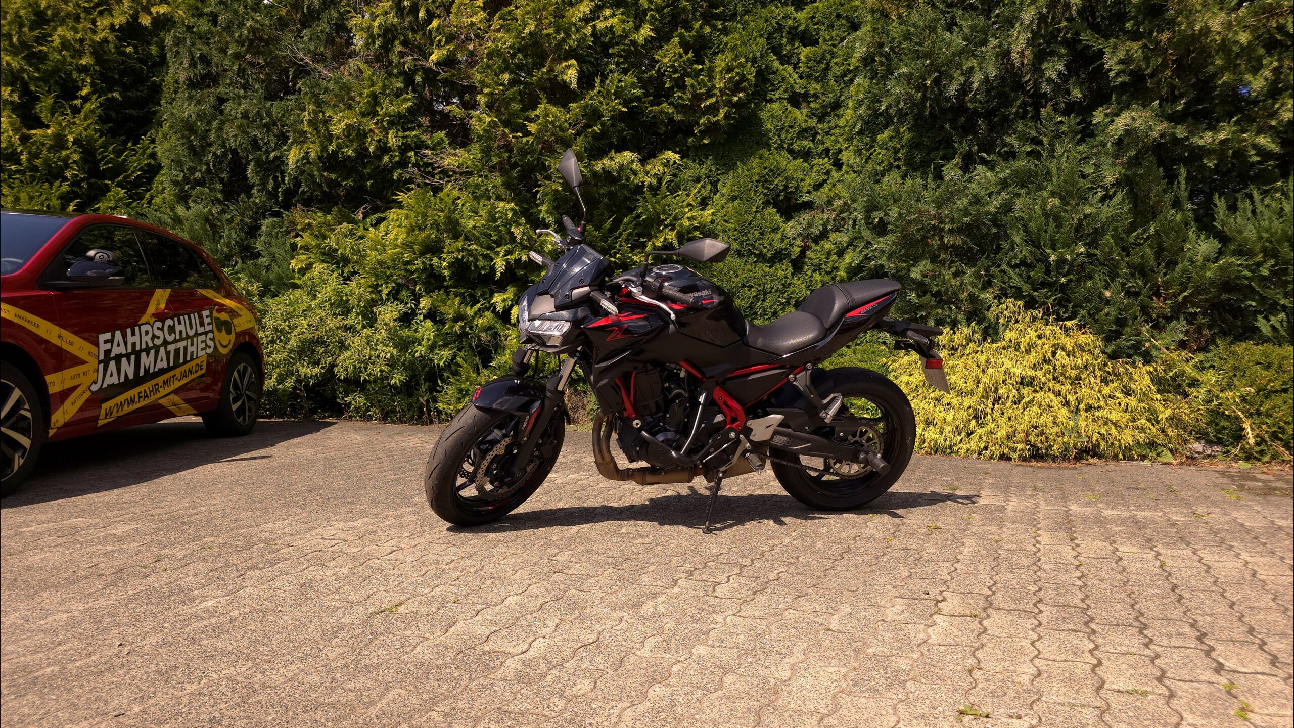 Jan mit allen Fahrzeugen