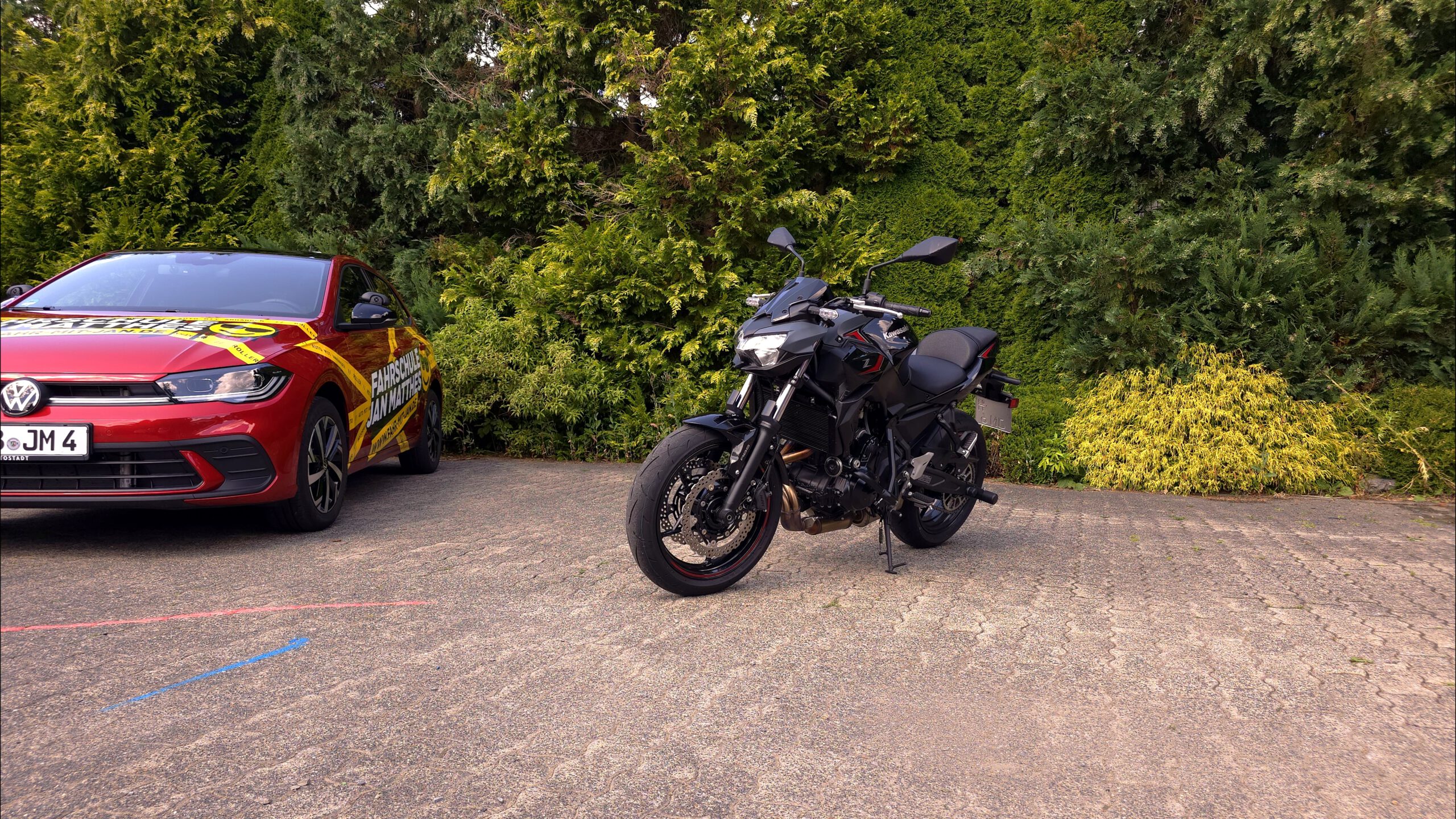 Jan mit allen Fahrzeugen